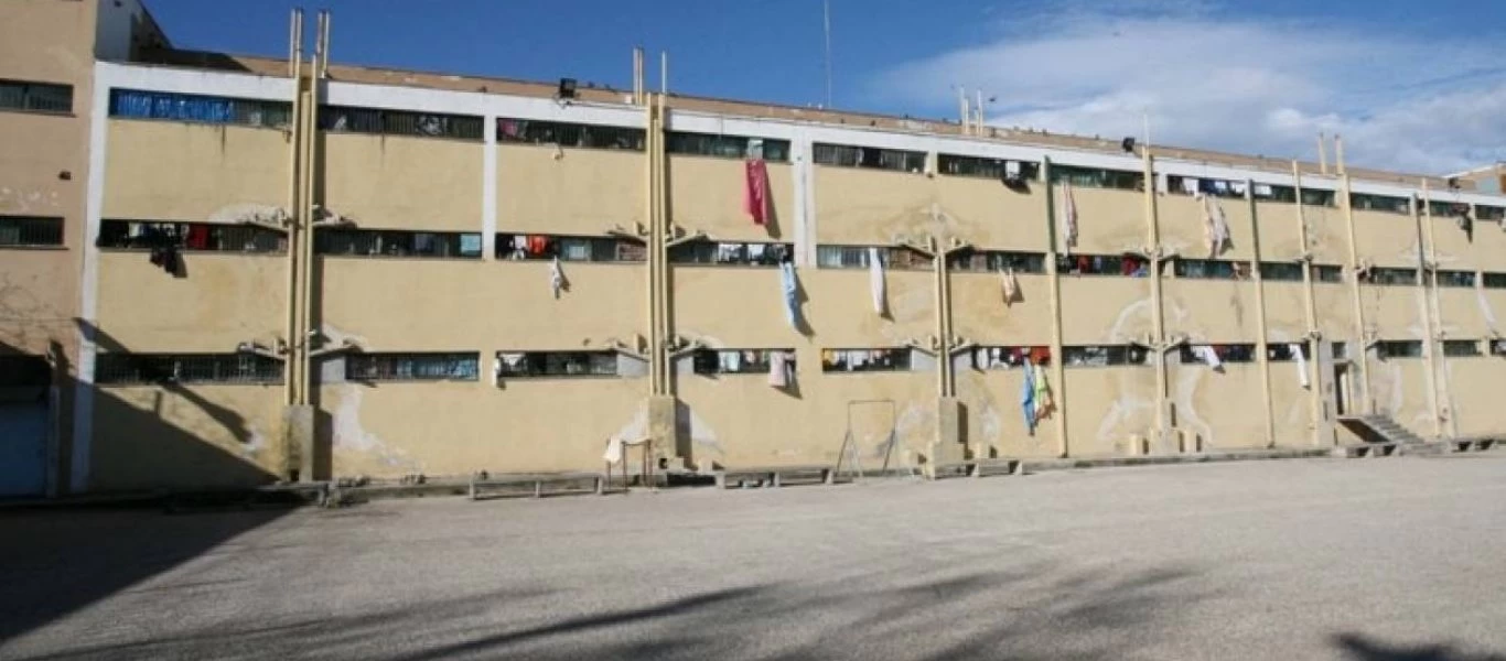 Φυλακές Αυλώνα: Σωφρονιστικός υπάλληλος «έσπρωχνε» ναρκωτικά και κινητά στους κρατούμενους